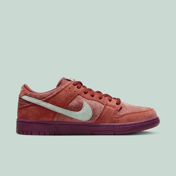 Nike sb dunk low on sale burgundy